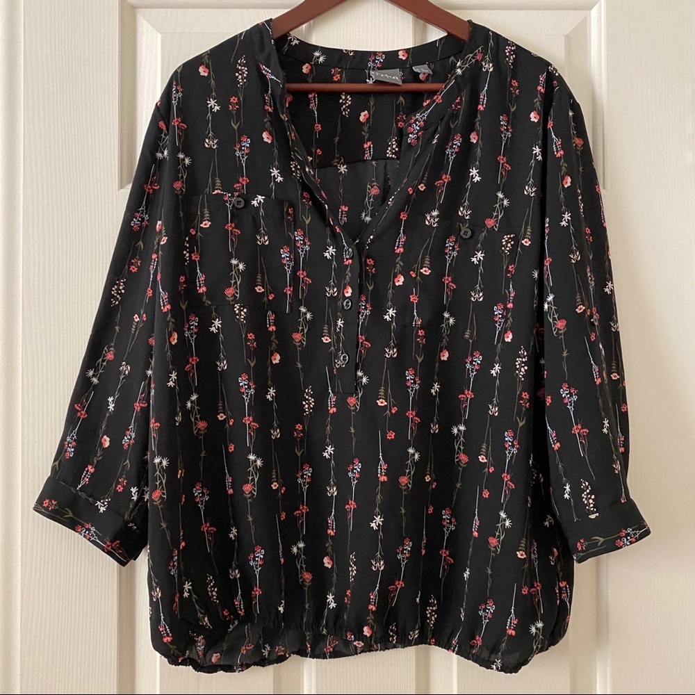Soho Jeans NY & Company Black V neck Blouse XL